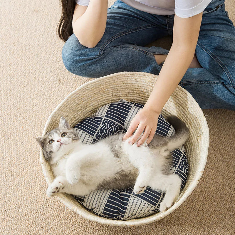 Cat Straw Bed Dog Straw Bed perfect for small dogs and cats