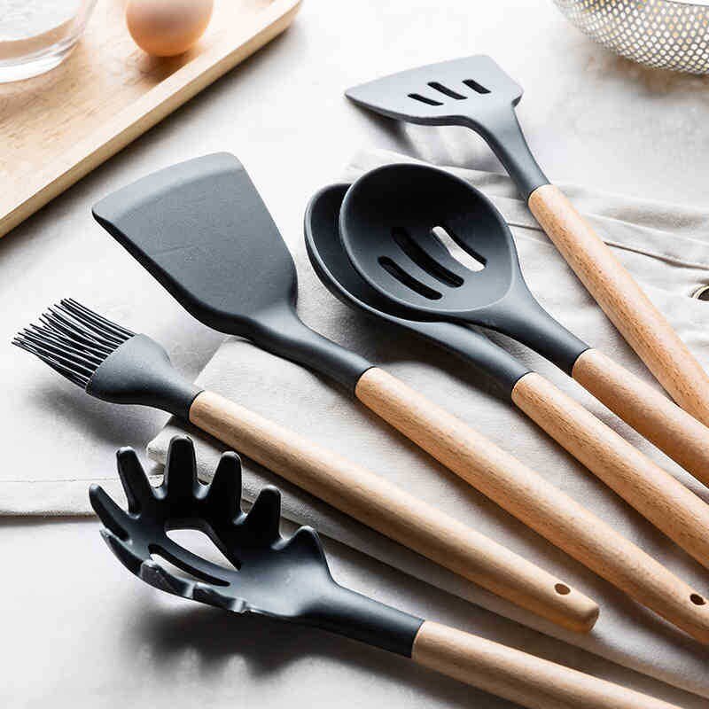 Non Stick Pot Spatula And Spoon 12-Piece Wooden Handle Silicone Kitchen Utensils Set and Handy Storage Bucket